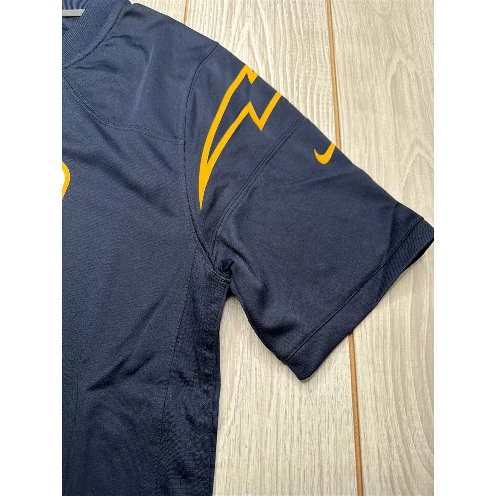 Nike tags jersey
